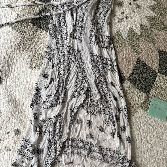 YOINS Black and White Patterned Dress - Picture 1 of 3